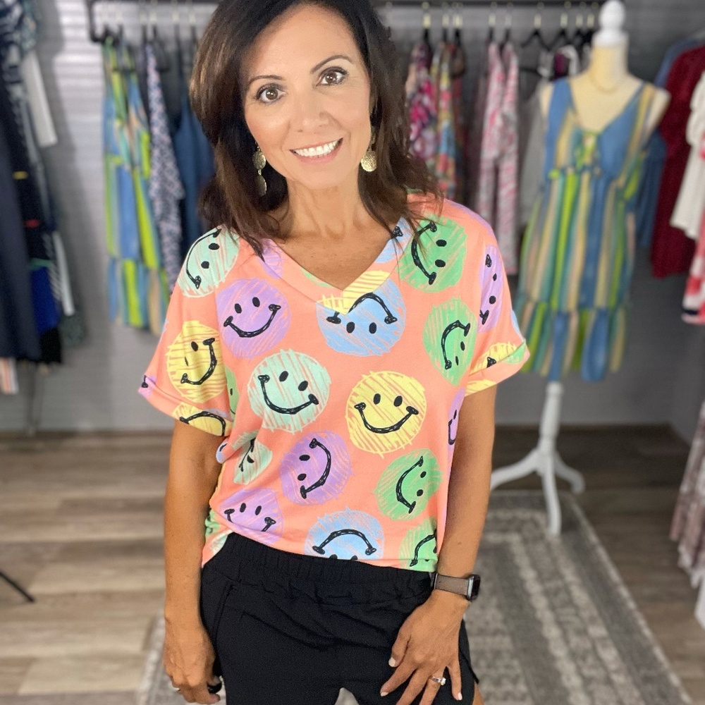 Women’s Coral Smiley Print V‑Neck Tee